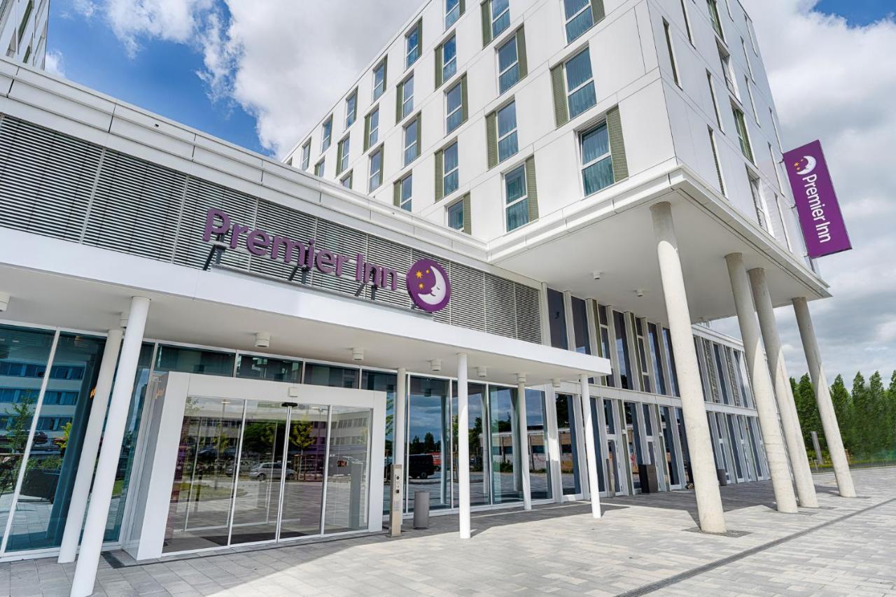 Premier Inn Wolfsburg City Centre ภายนอก รูปภาพ